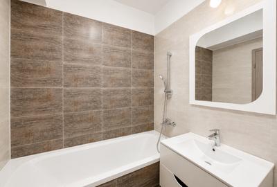 0% Comision ! Apartament 2 camere, expundere sudica, cart. Europa - 9