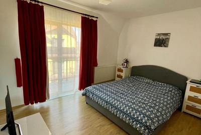 Apartament cu 3 camere semidecomandat, mobilat în Câmpului