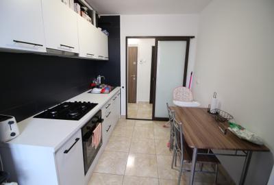 Apartament 2 camere Micro 16, etajul 1, renovat, geam baie - 2