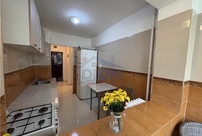 Obregia - Fantana Florilor,  bloc retras de la bulevard - 9