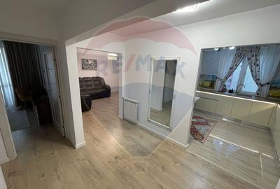 Apartament cu 3 camere de închiriat în zona Precista - 10