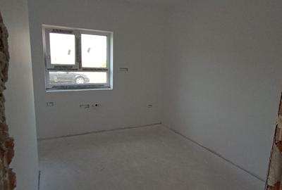 Sanandrei, Duplex pe Etaj, Drum Asflatat, Bucatarie Separata - 12