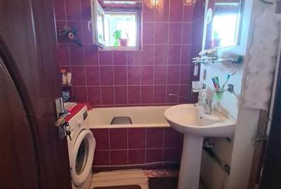 Apartament 2 camere decomandat, 2 balcoane,  etajul 2 Racadau Parcul Trandafiril - 8