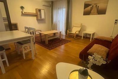 Apartament cu 2 camere decomandat în Podul de Fier