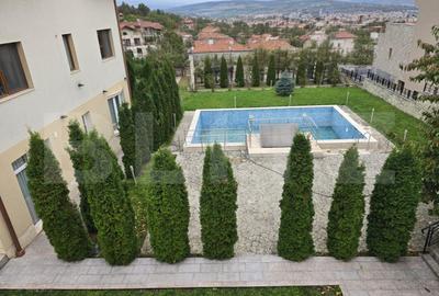 Vile  cu piscina exclusivista de vanzare in zona  Grand Hotel Italia - 8