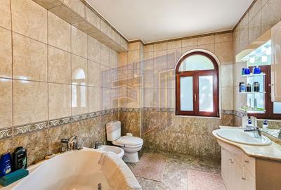 Vanzare casă/vila care refuză trecerea timpului - Zona Capitale - 13