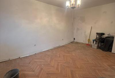 Apartament trei camere - parter - 72mp - Școala nr. 9 - 2