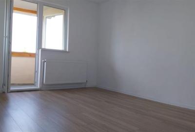 Apartament cu 2 camere decomandat în Florilor
