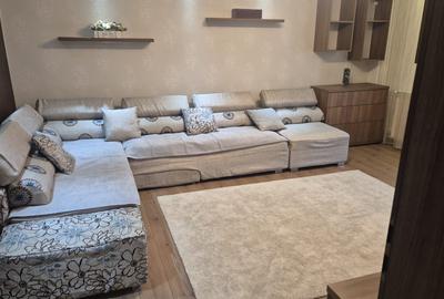 Oferim spre închiriere apartament cu trei camere zona Cora - 1