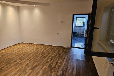 Casă de vânzare în Golești – locație excelentă lângă muzeu - 3