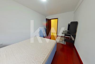Închiriere apartament 4 camere, acces la parcare cu barieră, strada De Mijloc - 10