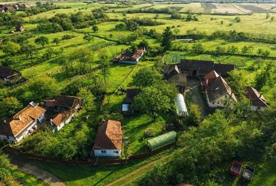 Gospodarie cu anexa, pivnita, iaz cu pesti si 2.280 mp de teren fertil Lemnia, C - 5