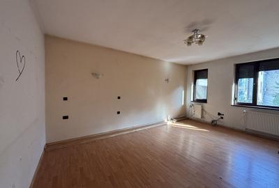 Apartament cu 4 camere decomandat, mobilat în Iosefin