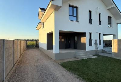 Duplex cu 4 camere în Săcălaz