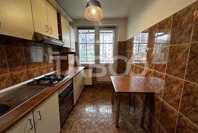Apartament de vanzare 2 camere decomandate Mihai Viteazu etaj 1 - 3