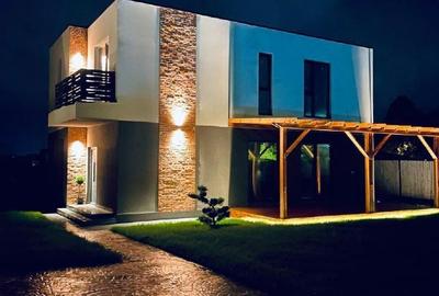 Direct dezvoltator, Casă individuală modernă P+E în Balotești, comision 0% - 4