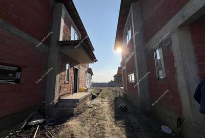 Duplex cu 4 camere în Dumbrăvița