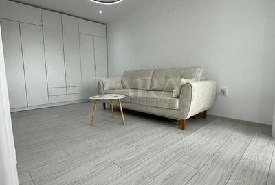 Garsonieră renovată integral în zona Farmec The Office. - 2