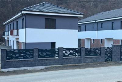 Ansamblu de case de vanzare Floresti zona Tauti finalizat - 1
