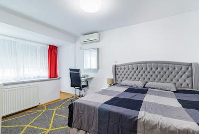 Apartament cu 3 camere semidecomandat, mobilat în Titan