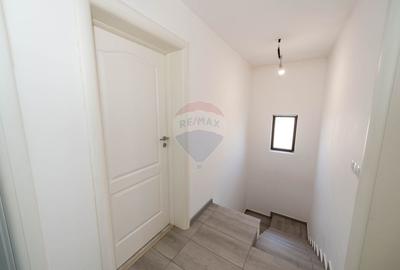 Casa cu 5 camere de vanzare Joita - 14