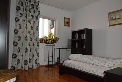 Apartament cu 4 camere decomandat, mobilat în Eroii Revoluției