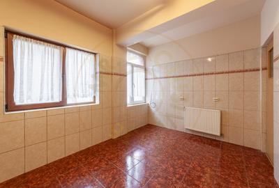 Dedeman-Big  3 camere parter inalt- bloc 2008 & parcare curte privata - 4