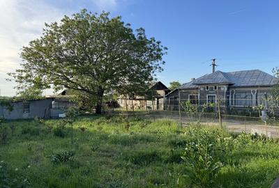 Teren intravilan  3447 mp, cu casa modesta, Desch. 30 m, str. Gr. Alexandrescu - 1