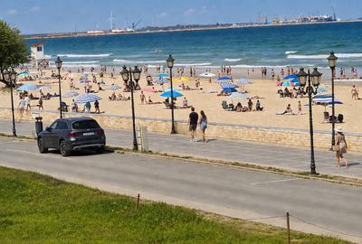 2 camere 2 bai prima linie la mare mamaia nord - 1