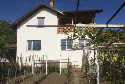 Casă individuală cu 5 camere în Poienari