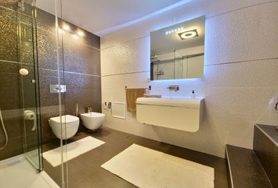 Vila deosebita  la un pas de mare mobilata si utilata - 36