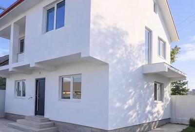Casă individuală cu 5 camere în Năvodari