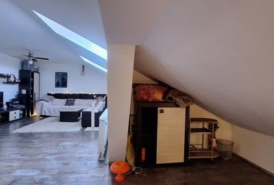 Apartament cu pod amenajat, complet mobilat, pe Strada Florilor - 16