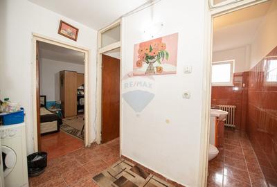 Garsonieră decomandată în Gorjului