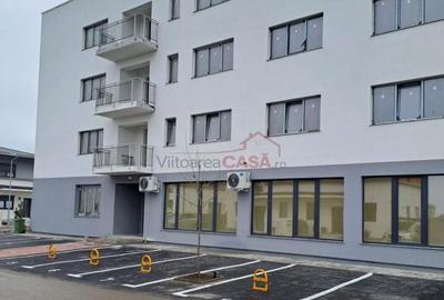 Apartament cu 3 camere decomandat în Metalurgiei