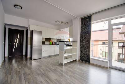 Apartament cu 3 camere semidecomandat, mobilat în Florești