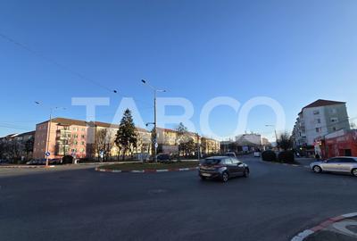 Apartament de vanzare 3 camere 2 bai balcon in bloc cu lift Terezian - 1