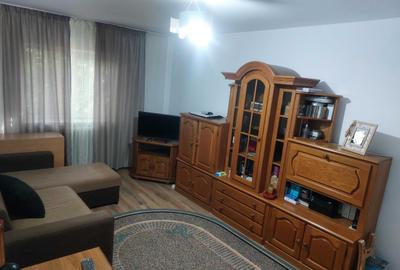 Apartament cu 3 camere decomandat în Păcurari