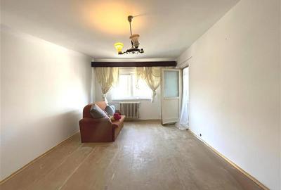 Apartament cu 2 camere decomandat în C5