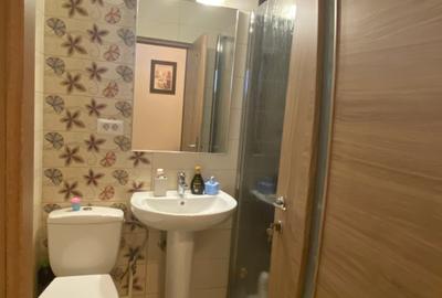 Se vinde URGENT Vila 6 camere Otopeni zona 23 August - 28