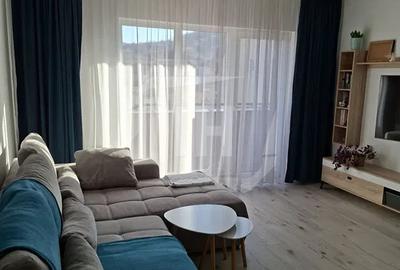 Apartament cu 2 camere semidecomandat, mobilat în Florești