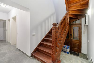 Casă individuală cu 7 camere în Floreasca