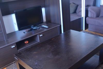 Apartament cu doua camere situat in  Predeal,renovat ,mobilat si utilat, - 1