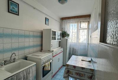 Apartament cu 2 camere decomandat, Micro 20 etaj 7, liber