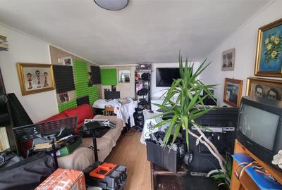 Casa de vanzare moderna cu costuri reduse, panouri solare si spatiu comercial in - 20