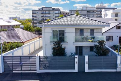 Casa eleganta 4 camere in zona Hanul Piratilor – 236 mp, teren 350 mp, mobilata - 1