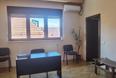 Cașin, Apartament 5 camere, renovat recent, birouri - 14