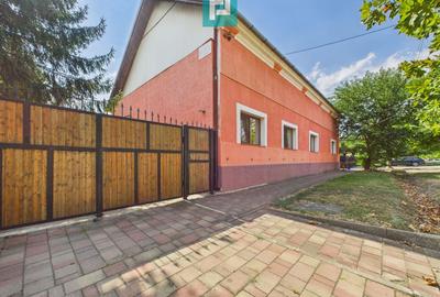 Casă individuală cu 6 camere în Central