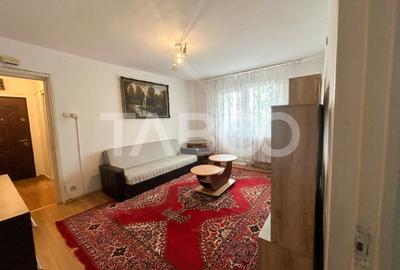 Apartament cu 3 camere semidecomandat, mobilat în Mihai Viteazul