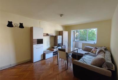 Apartament cu 3 camere decomandat, mobilat în Soarelui